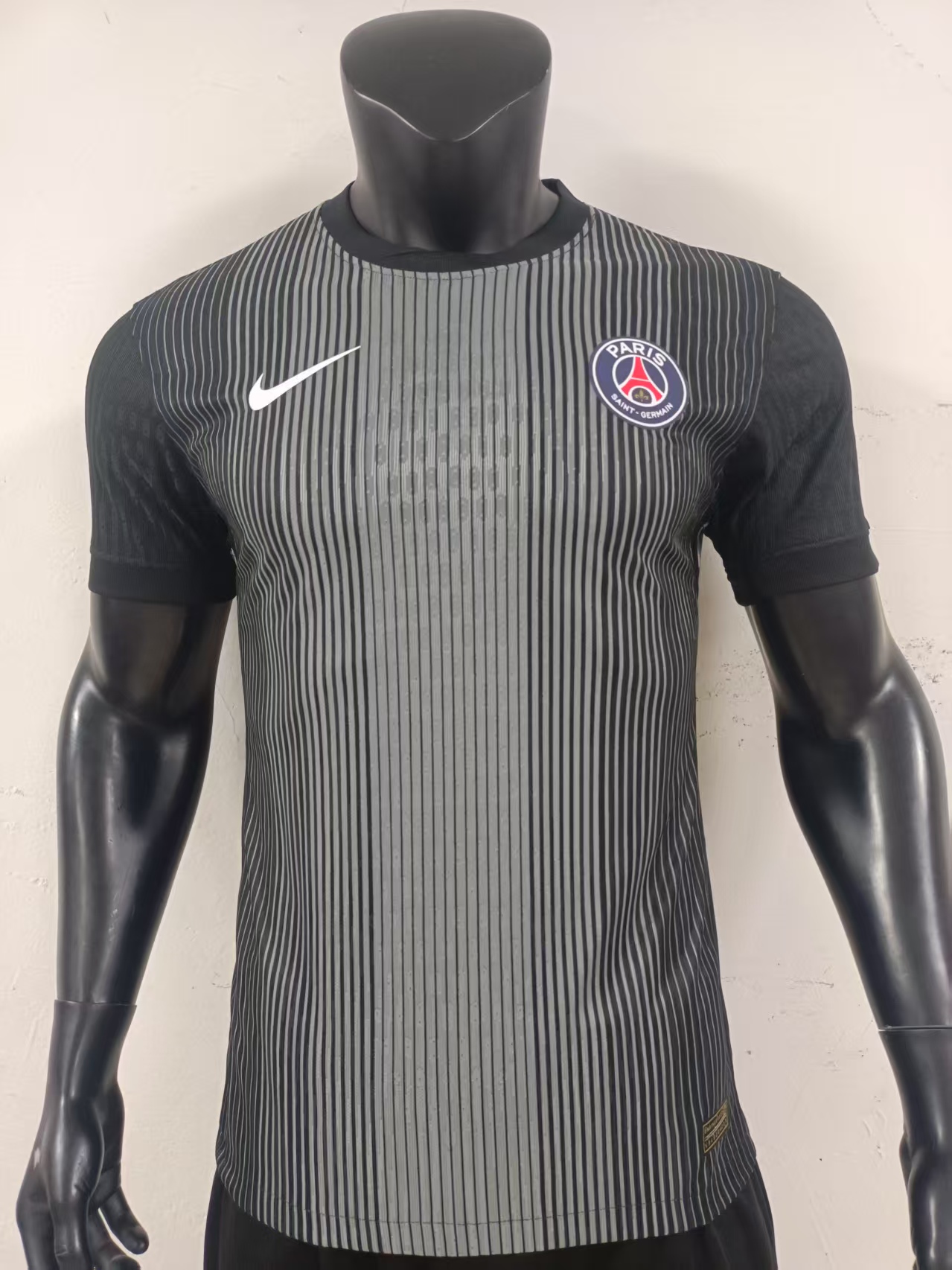 maillot special pro PSG noir raye 2425