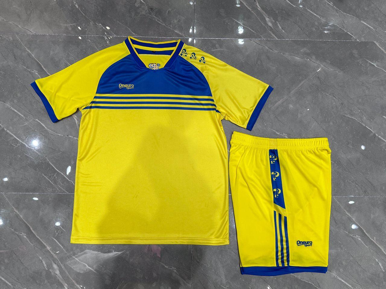 maillot one euro sport trois bande horizontal sur la poitrine jaune bleu de france